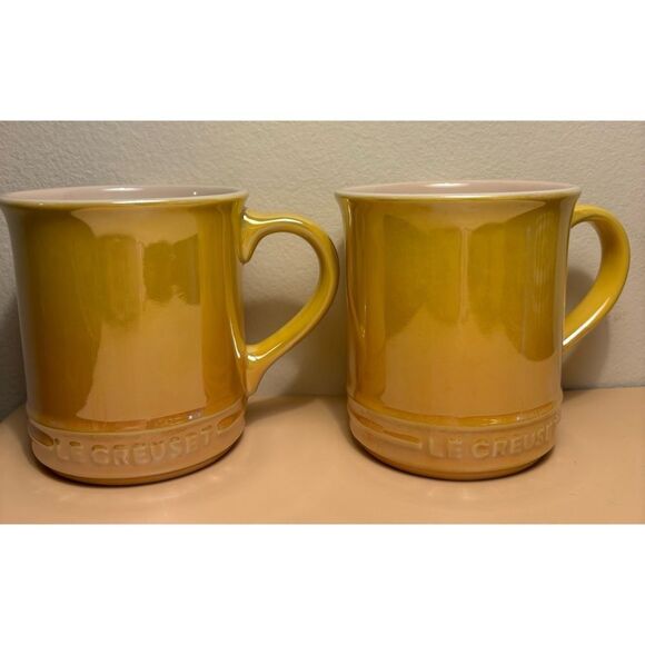 Rare Le Creuset  Vancouver Iridiscent Mug in Nectar / Set of 2 - Picture 1 of 9